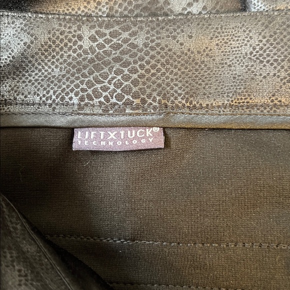 NYDJ black snake print slim trousers NWOT - Picture 5 of 6